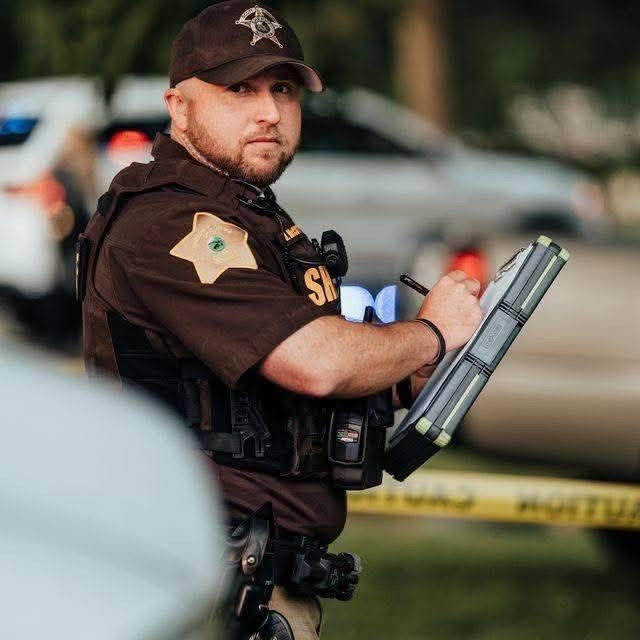 Detective Donovan McCutcheon -  Scott County Indiana Sheriff's Office - Memorial Whiskey Bottle